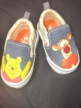 Disney Winnie the Pooh & Tigger Kids Slip-On Sneakers in Blue